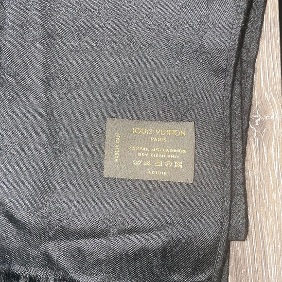 LOUIS VUITTON Black Cashmere Silk Damier LV Monogram Scarf - Picture 2 of 12